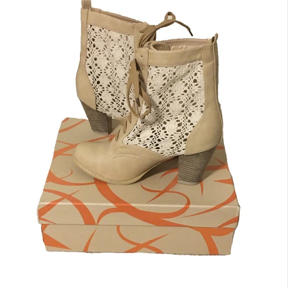 New Chase & Chloe Heel Booties Shoes Beige Size 8 - Picture 3 of 6